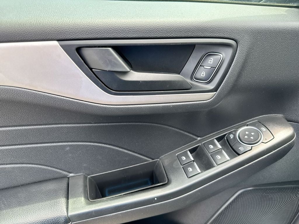 2022 Ford Escape Hybrid SE