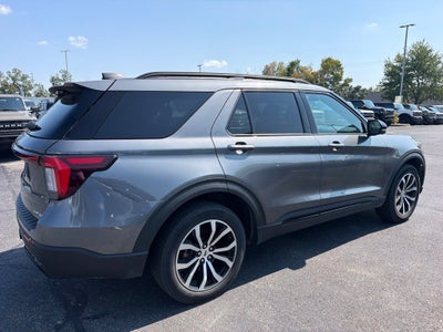 2025 Ford Explorer ST-Line