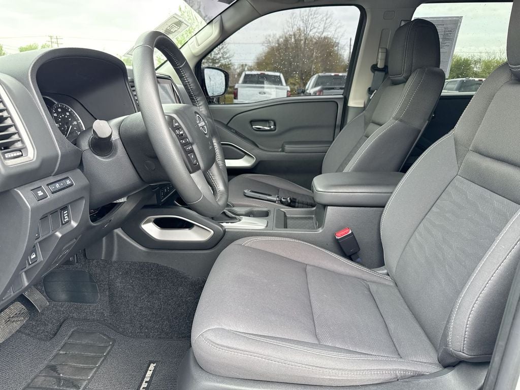 2024 Nissan Frontier SV