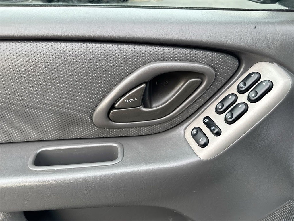 2005 Mazda Mazda Tribute i