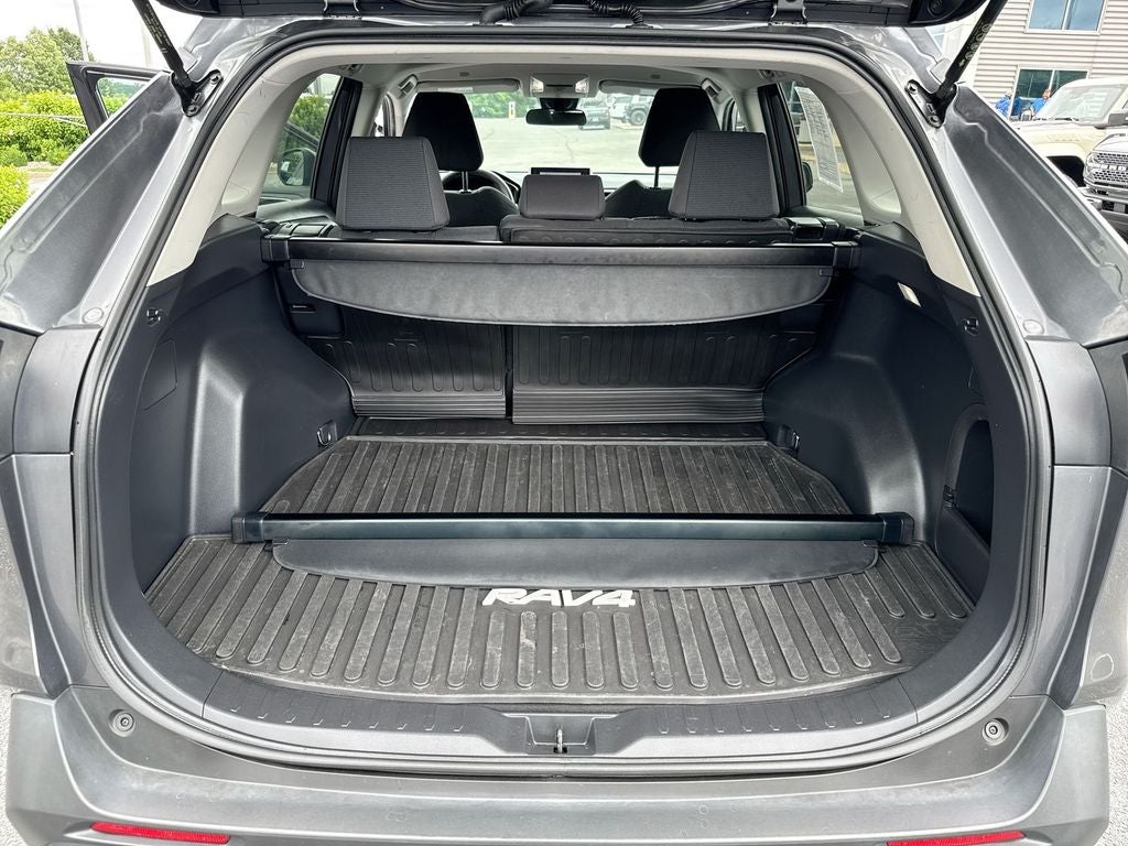 2023 Toyota RAV4 Hybrid LE