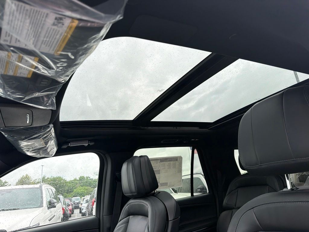 2027 Lincoln Navigator L Reserve