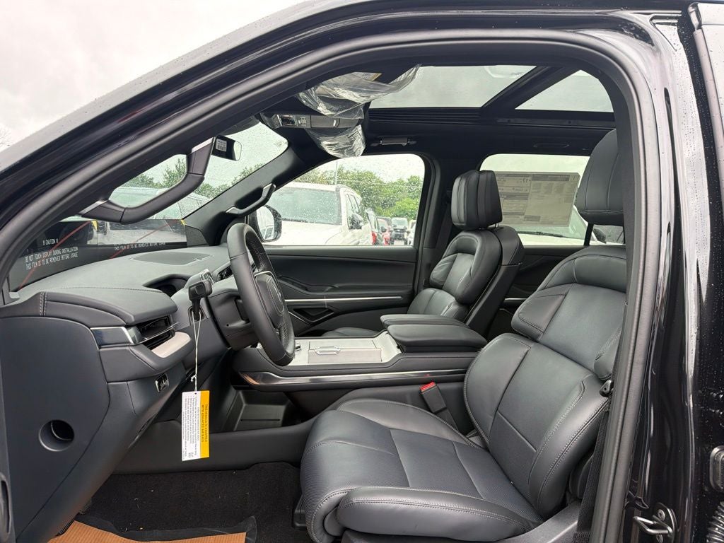 2027 Lincoln Navigator L Reserve