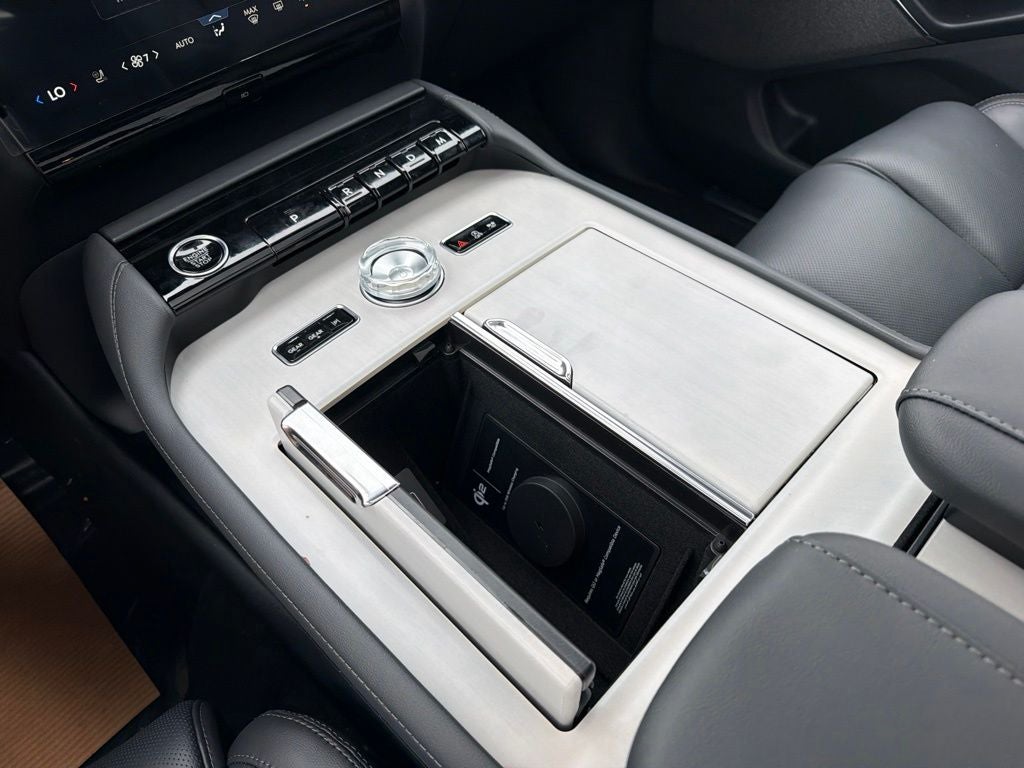 2027 Lincoln Navigator L Reserve
