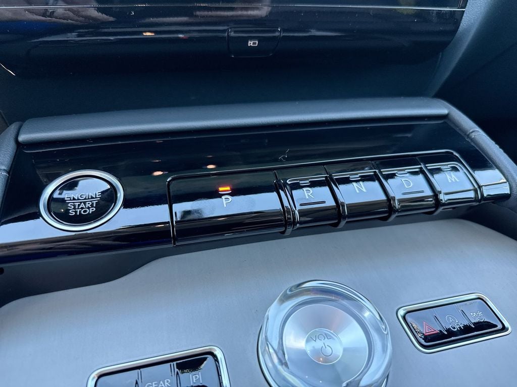 2027 Lincoln Navigator L Reserve