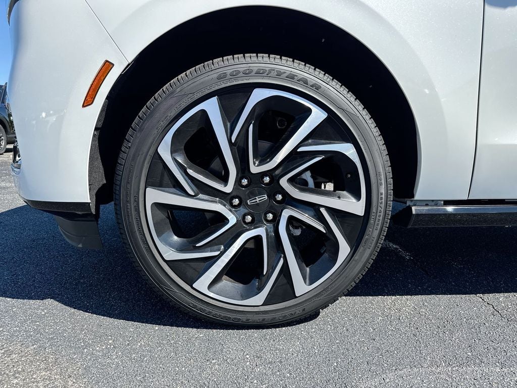2027 Lincoln Navigator L Reserve