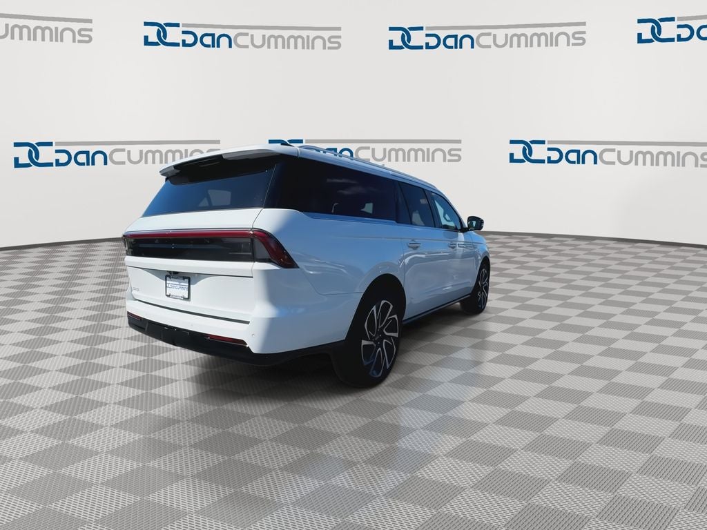 2027 Lincoln Navigator L Reserve