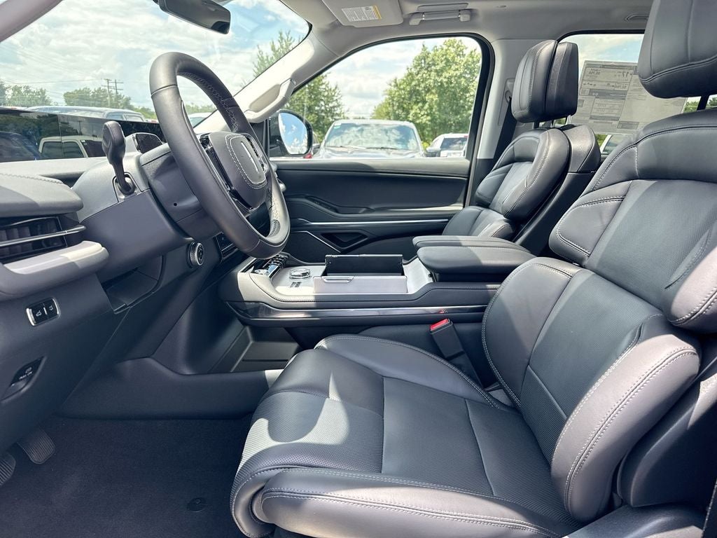2027 Lincoln Navigator L Reserve