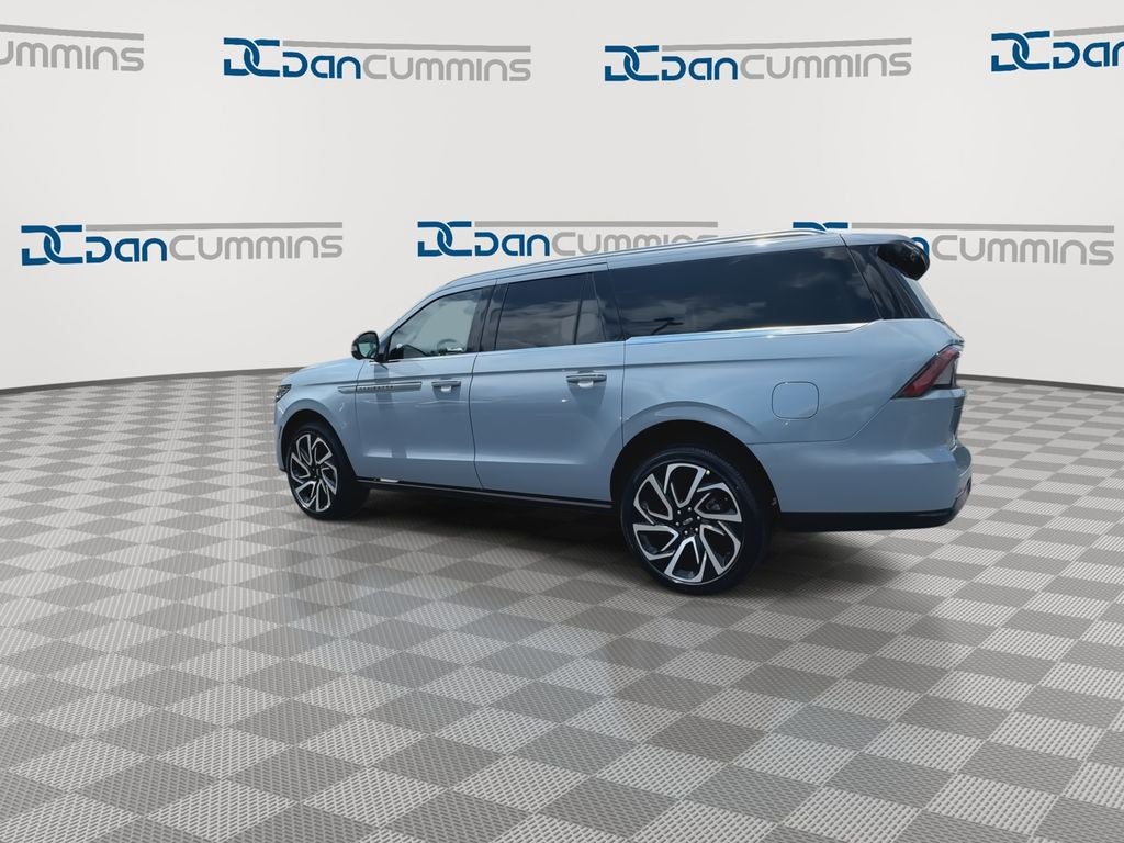 2027 Lincoln Navigator L Reserve