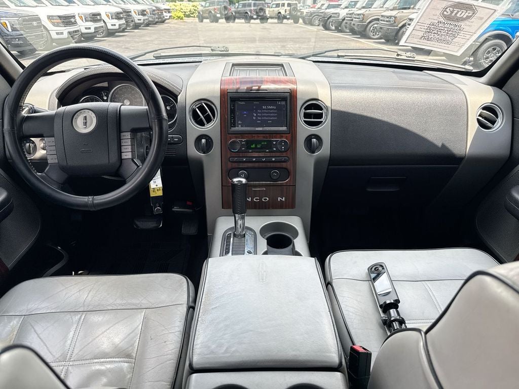 2006 Lincoln Mark LT Base
