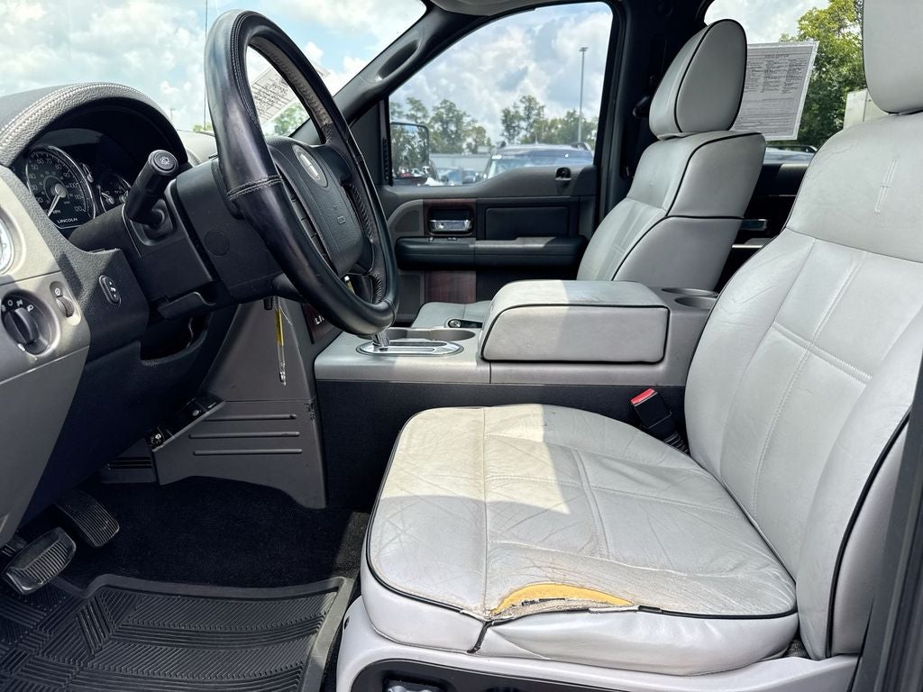 2006 Lincoln Mark LT Base