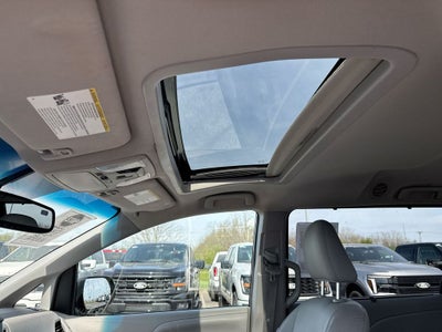 2017 Toyota Sienna XLE