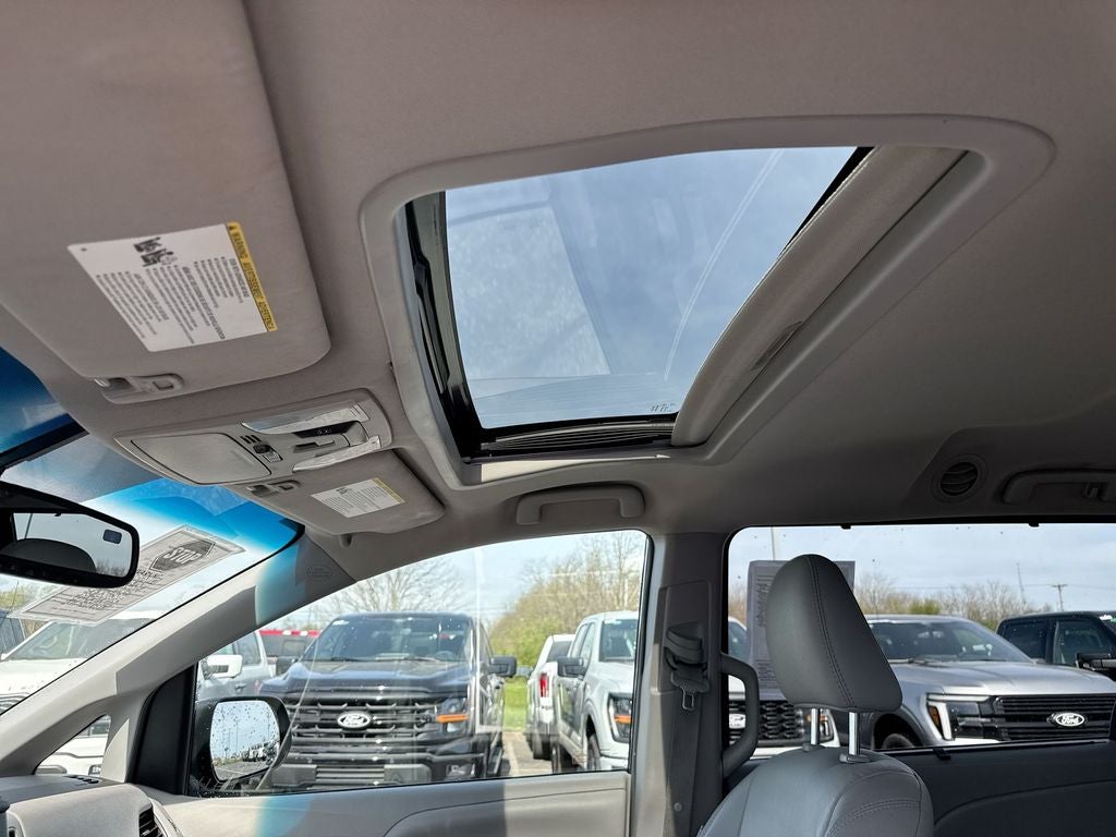 2017 Toyota Sienna XLE