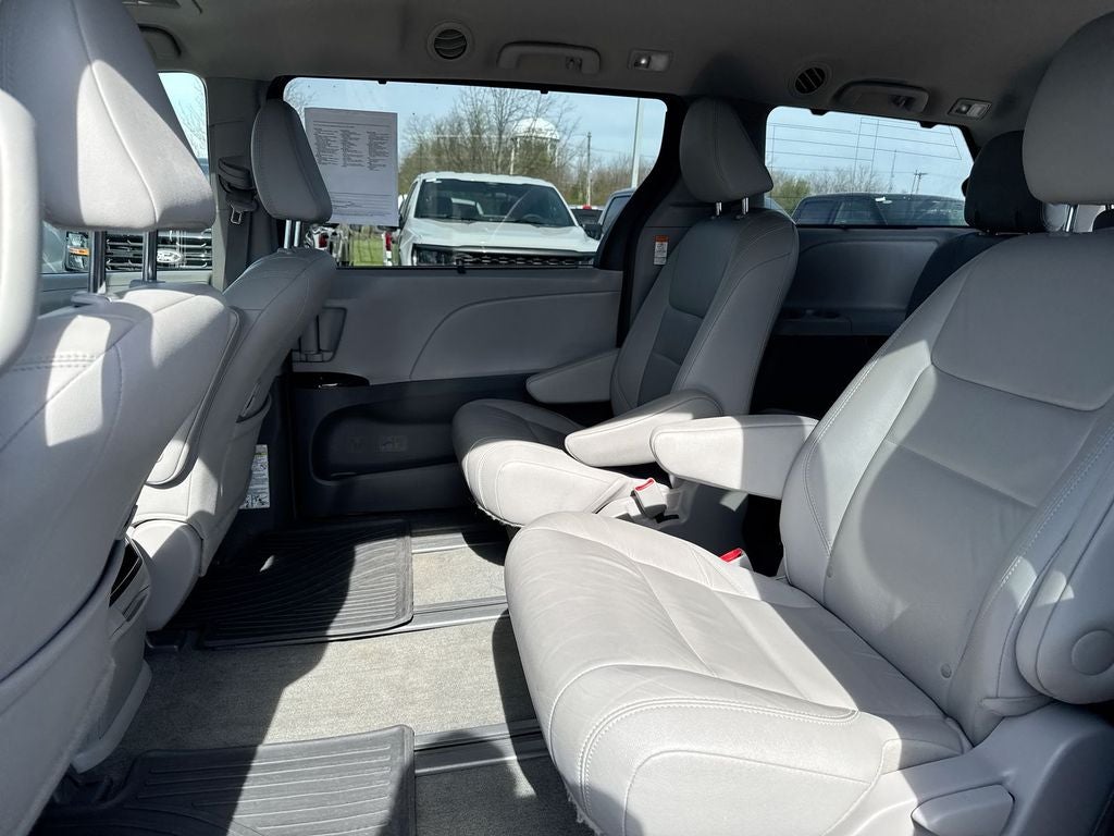 2017 Toyota Sienna XLE