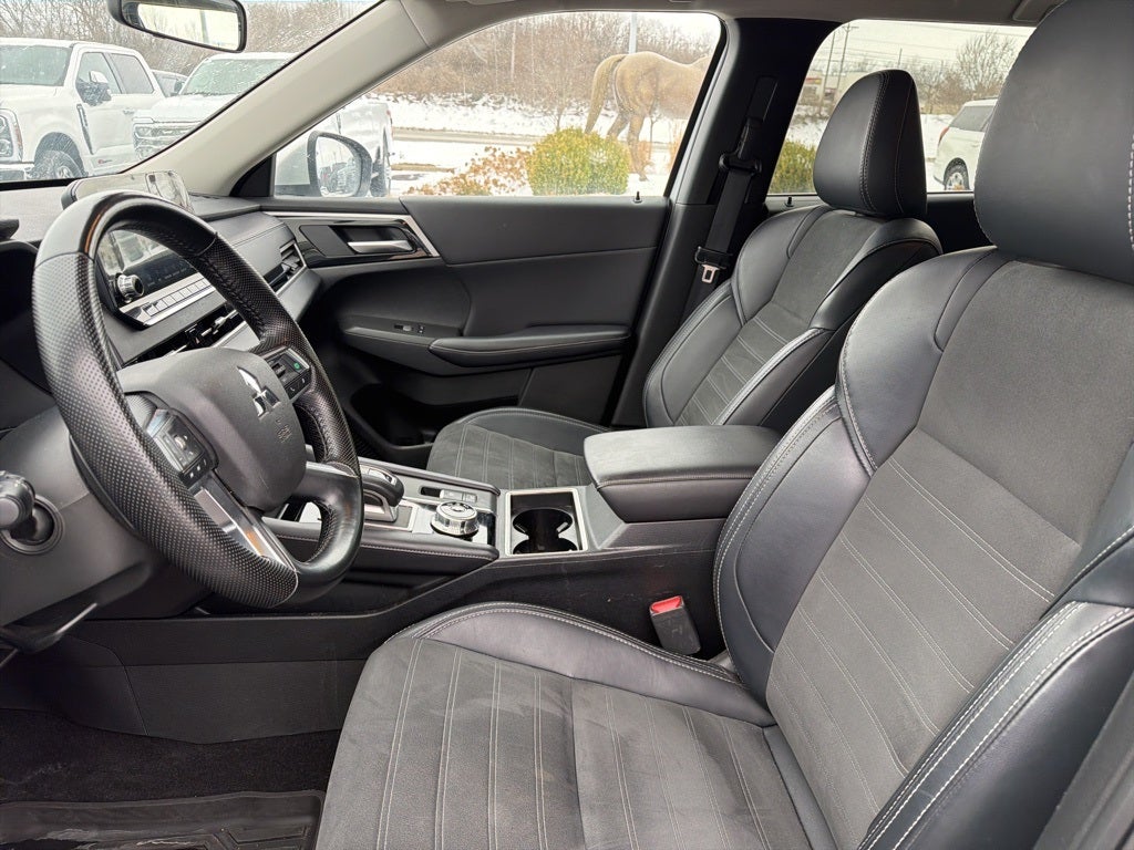 2024 Mitsubishi Outlander SE