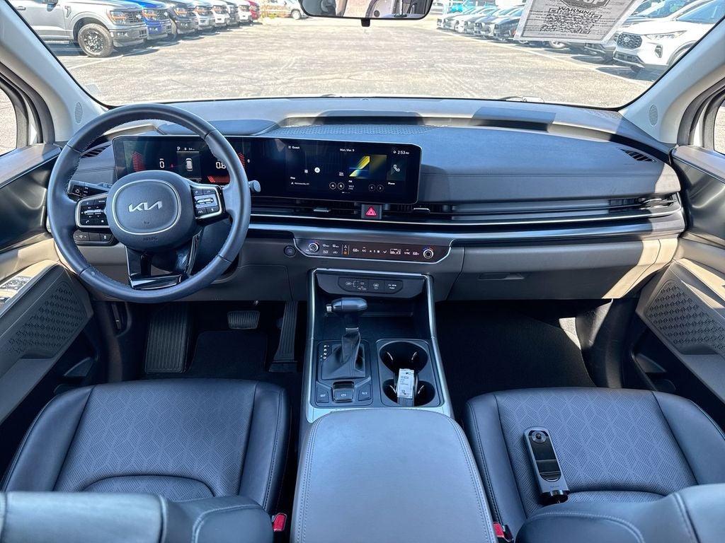 2025 Kia Carnival LXS