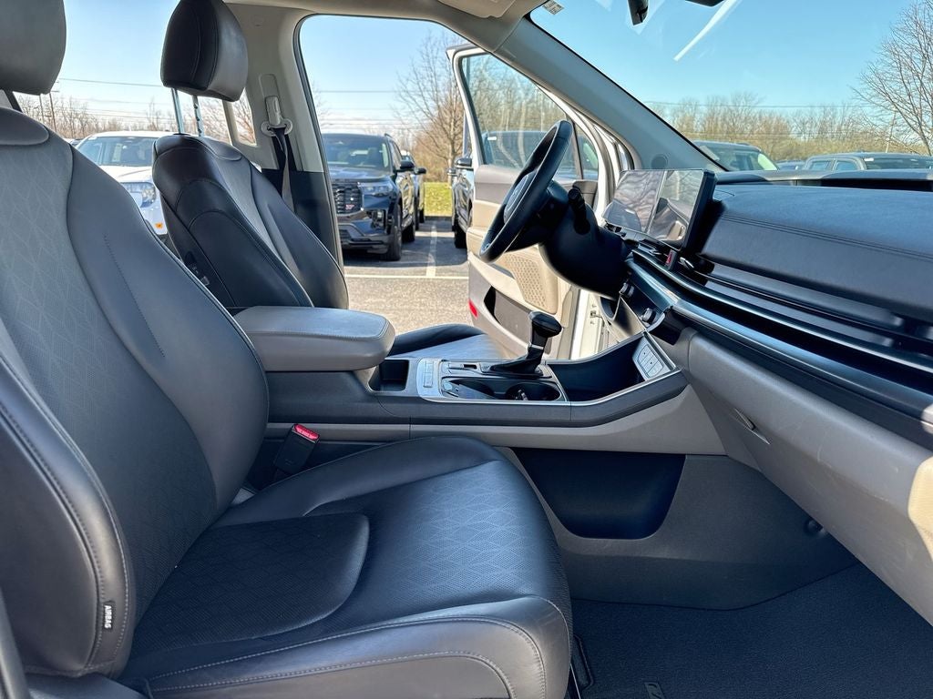 2025 Kia Carnival LXS