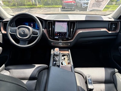 2023 Volvo XC60 B5 Ultimate Dark Theme