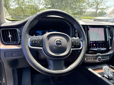 2023 Volvo XC60 B5 Ultimate Dark Theme