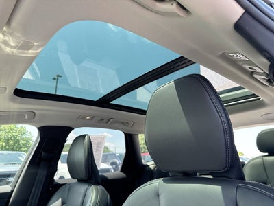 2023 Volvo XC60 B5 Ultimate Dark Theme