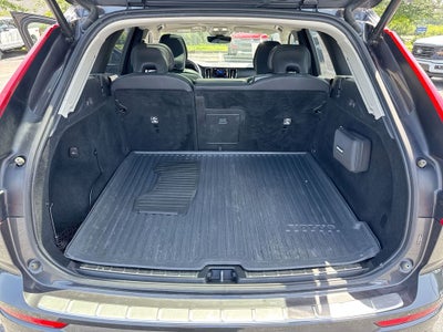 2023 Volvo XC60 B5 Ultimate Dark Theme