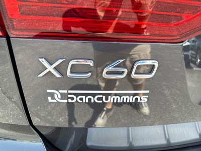 2023 Volvo XC60 B5 Ultimate Dark Theme