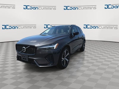 2023 Volvo XC60 B5 Ultimate Dark Theme