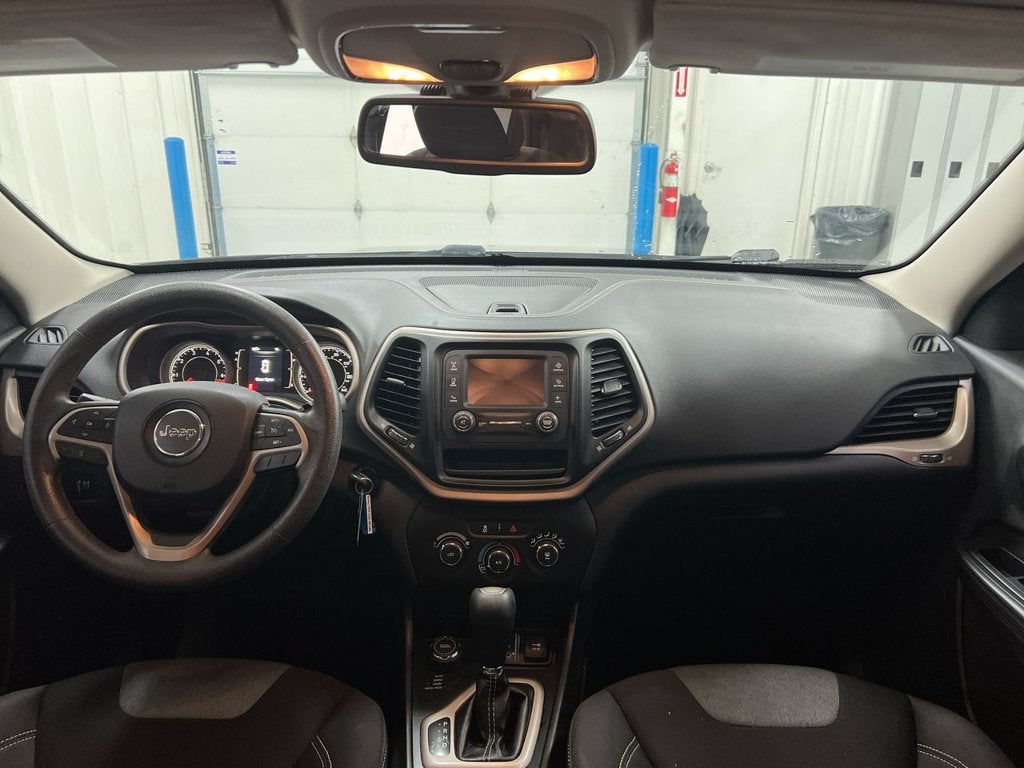 2015 Jeep Cherokee Sport