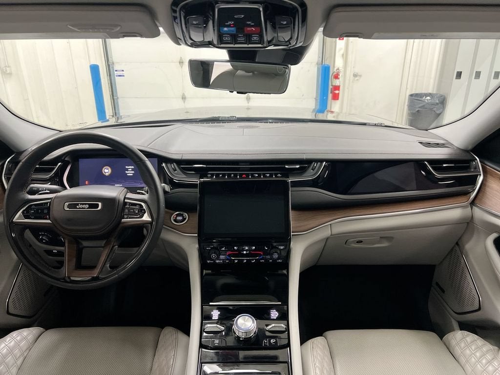 2022 Jeep Grand Cherokee Summit