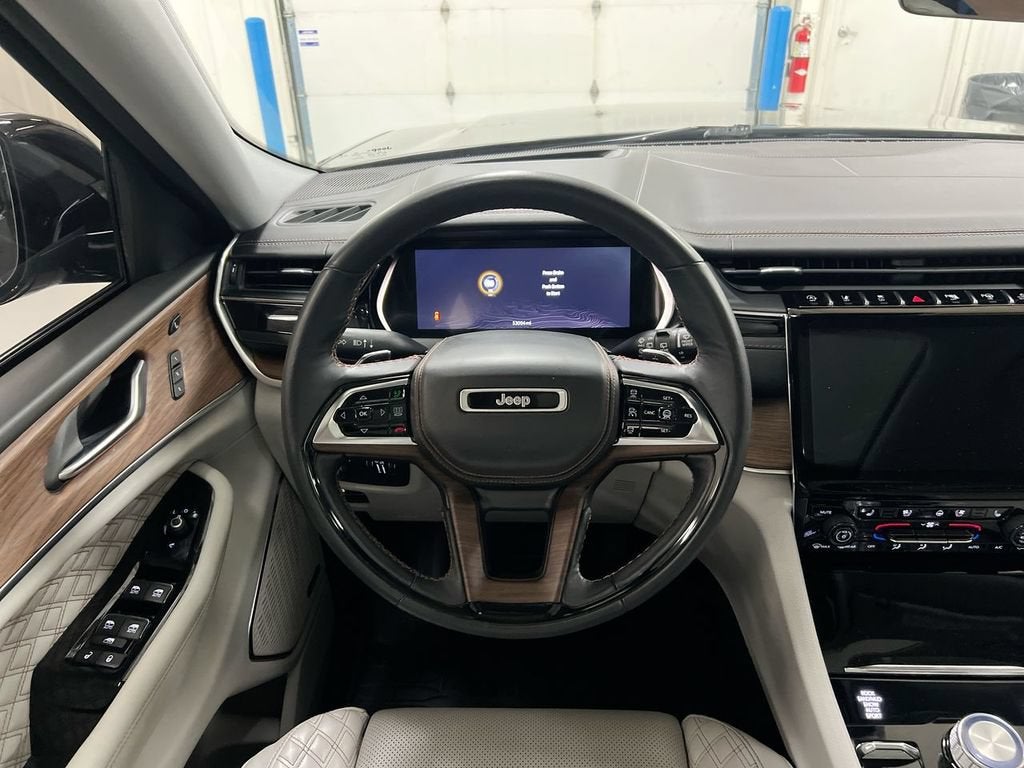 2022 Jeep Grand Cherokee Summit