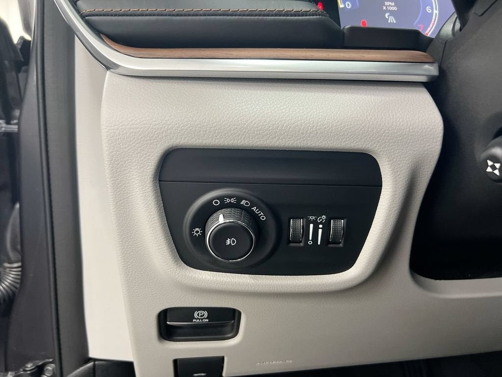 2022 Jeep Grand Cherokee Summit