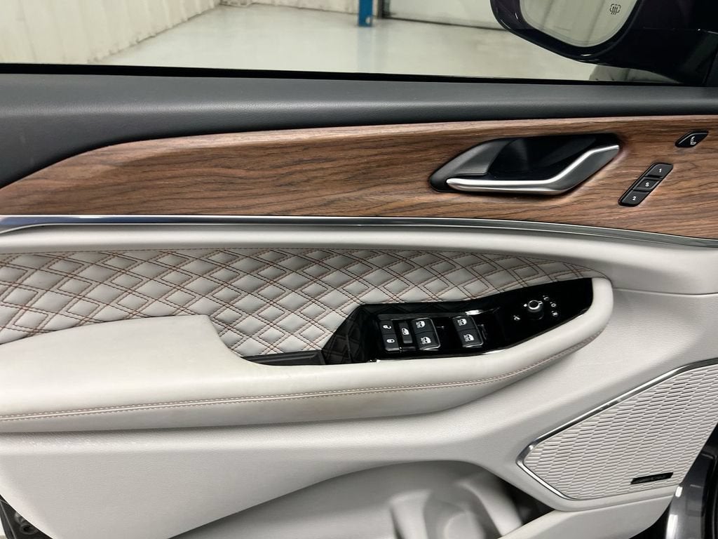 2022 Jeep Grand Cherokee Summit