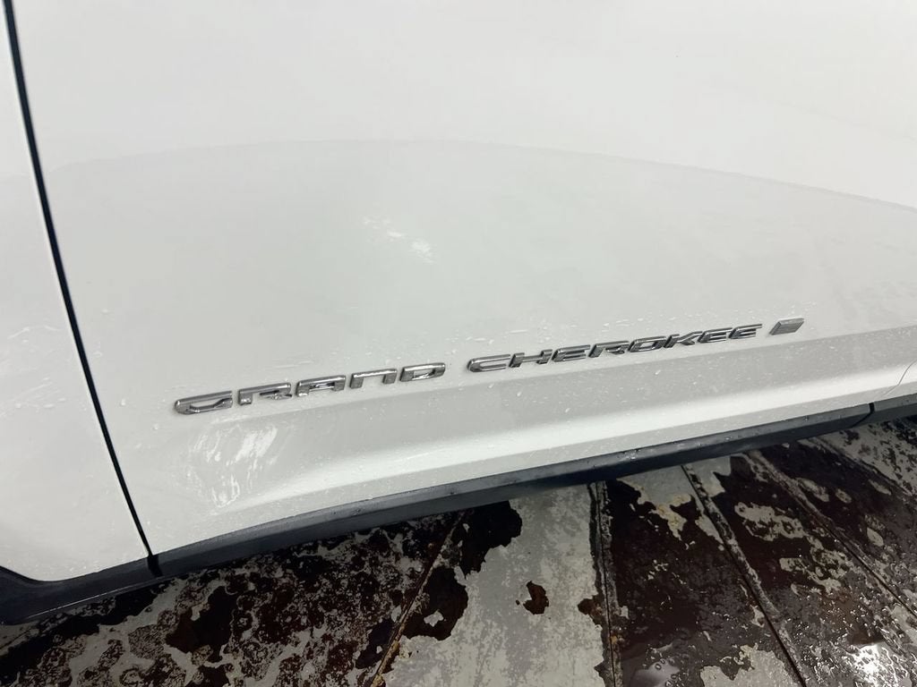 2022 Jeep Grand Cherokee L Laredo