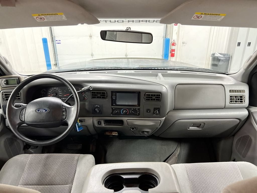 2004 Ford Super Duty F-350 SRW XL