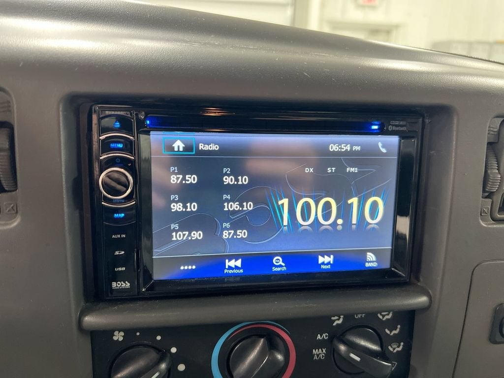 2004 Ford Super Duty F-350 SRW XL