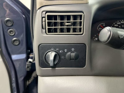 2004 Ford Super Duty F-350 SRW XL
