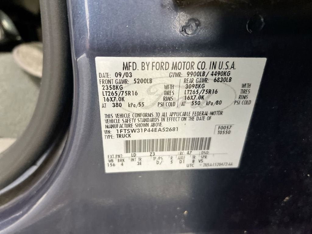 2004 Ford Super Duty F-350 SRW XL
