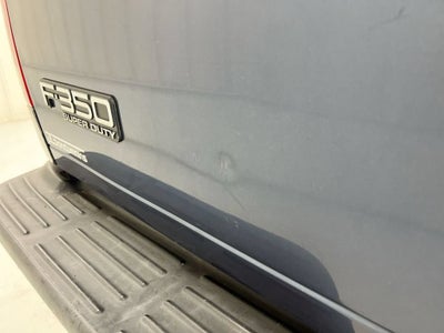 2004 Ford Super Duty F-350 SRW XL