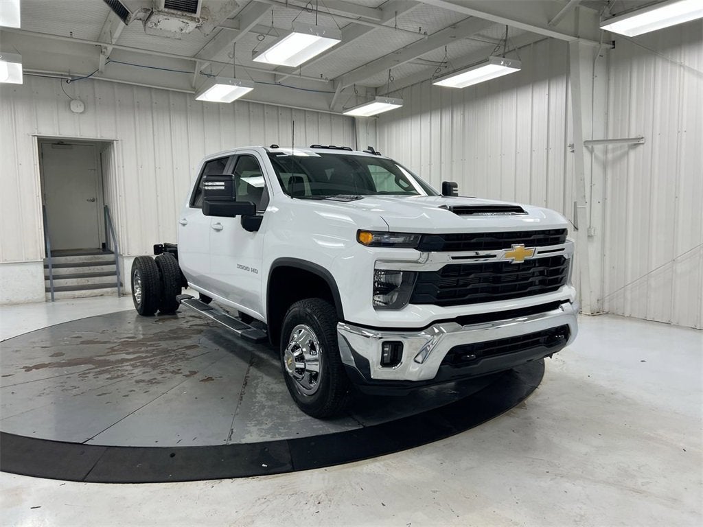2026 Chevrolet Silverado 3500 HD Chassis Cab LT