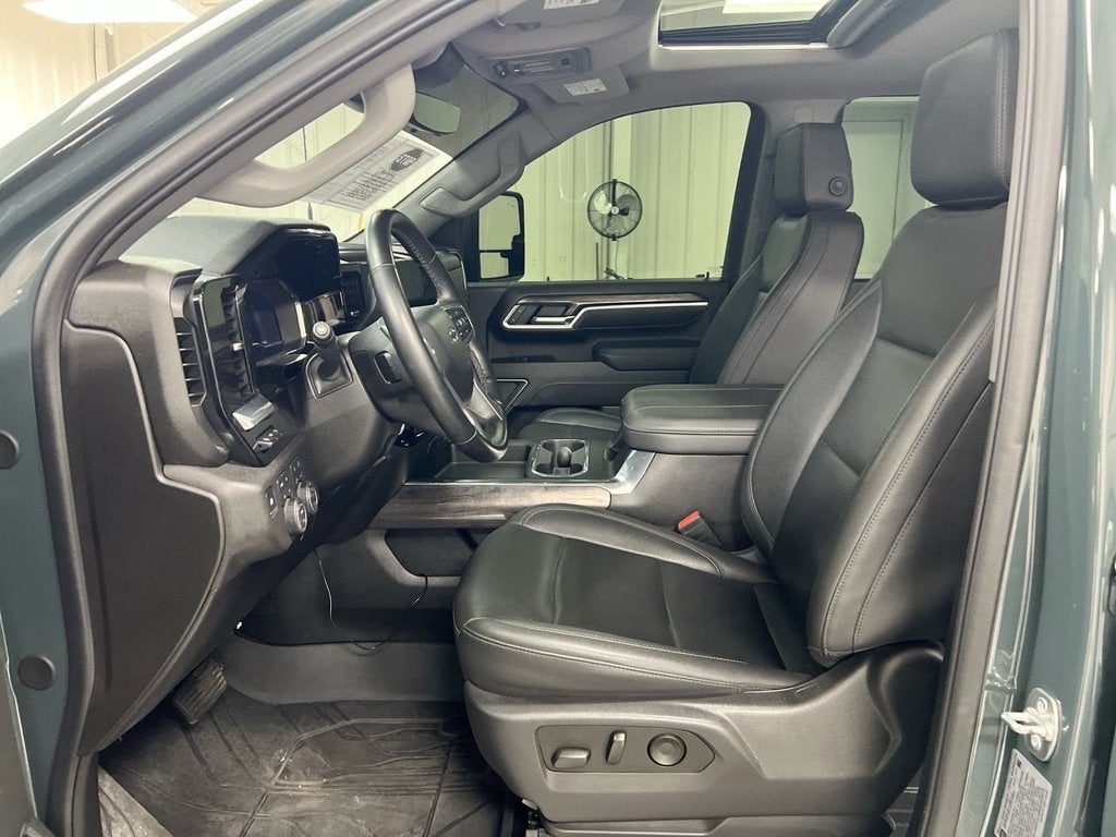 2025 Chevrolet Silverado 3500 HD LTZ