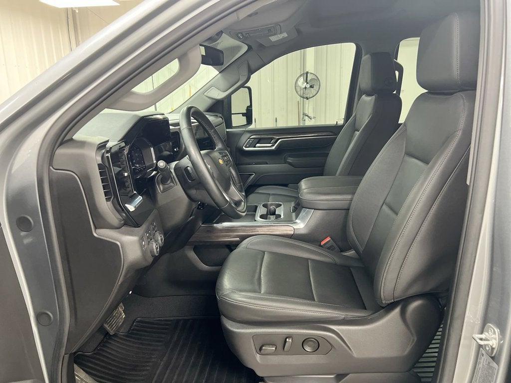 2025 Chevrolet Silverado 3500 HD LTZ DRW
