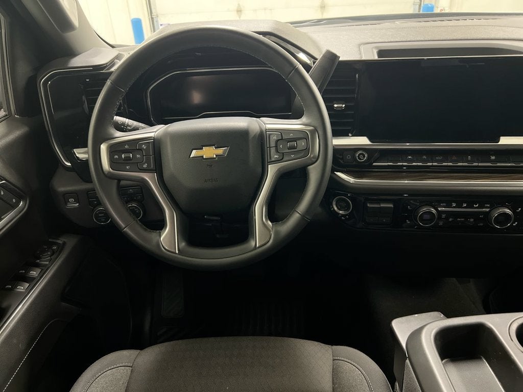 2025 Chevrolet Silverado 1500 LT (2FL)
