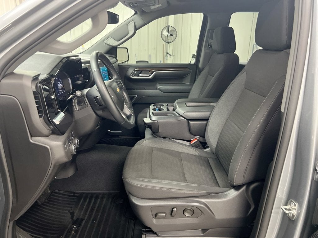 2025 Chevrolet Silverado 1500 LT (2FL)