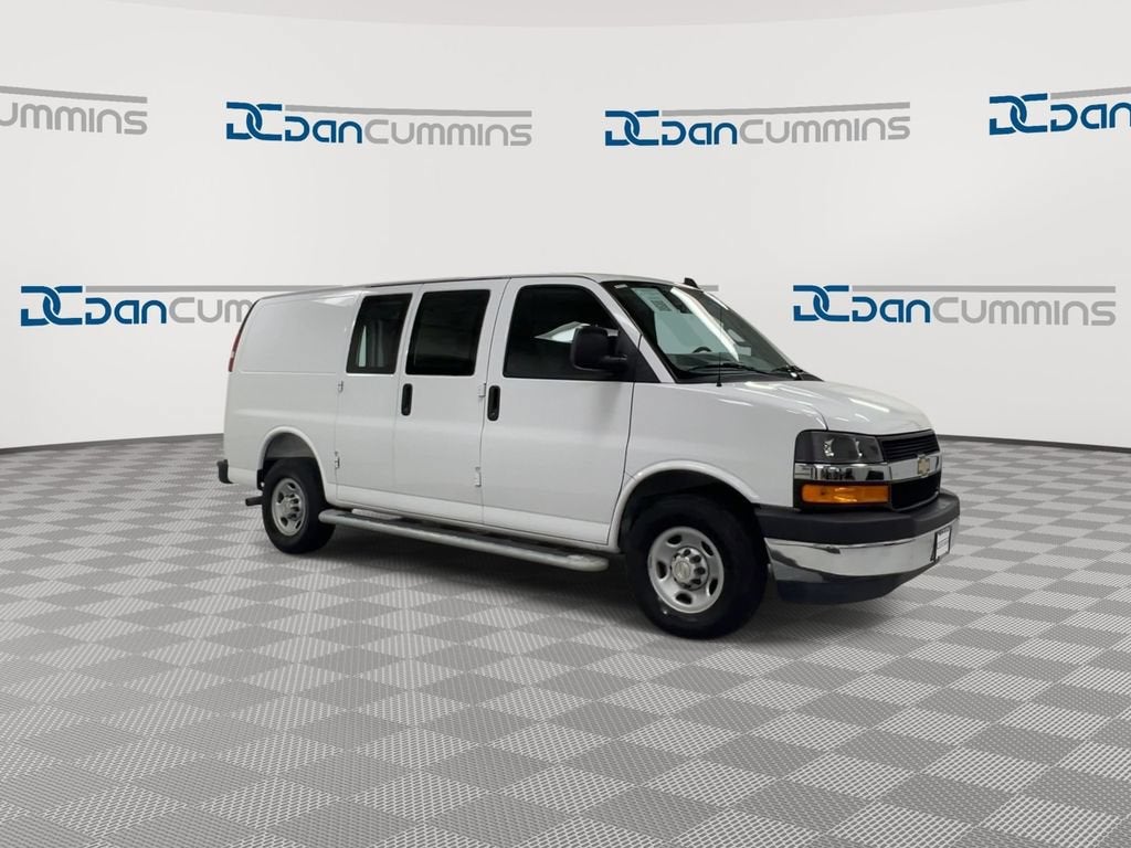 2025 Chevrolet Express Cargo WT
