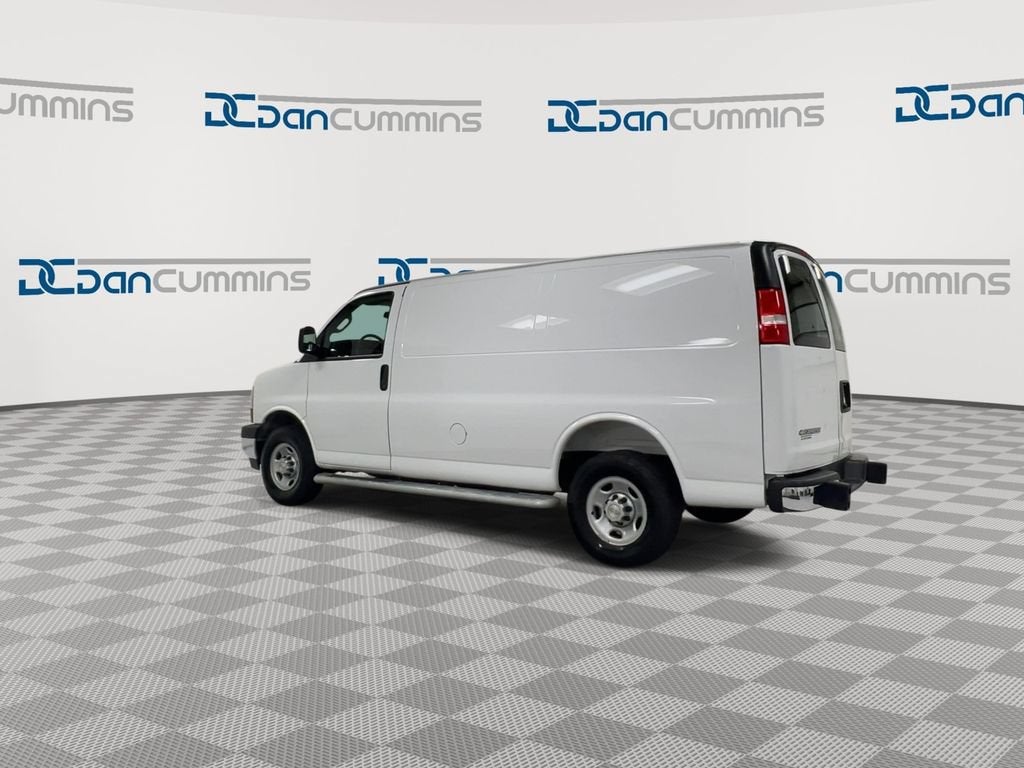 2025 Chevrolet Express Cargo WT