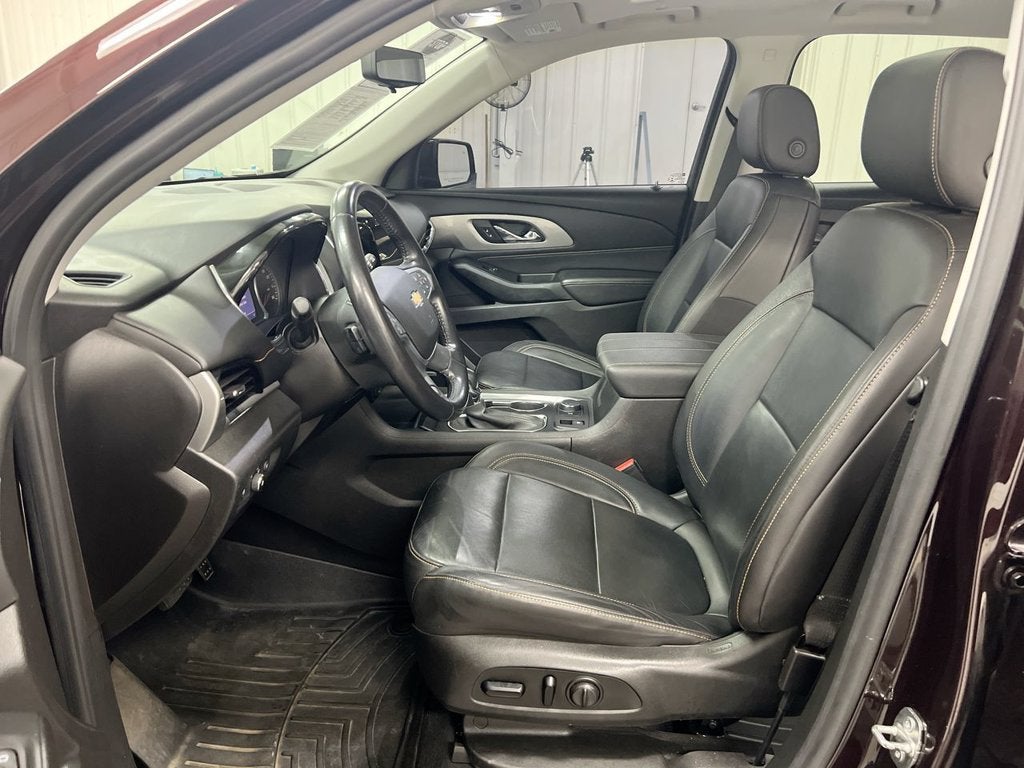 2021 Chevrolet Traverse LT Leather
