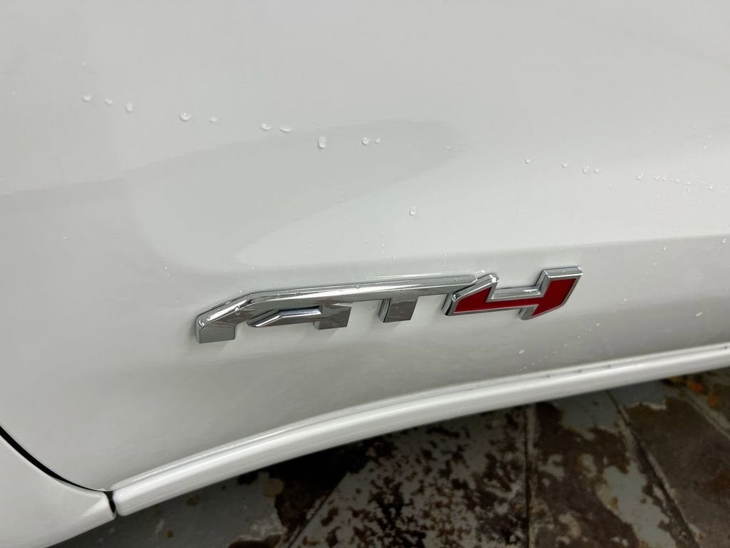 2025 GMC Sierra 1500 AT4
