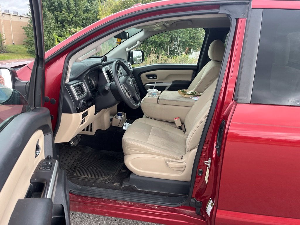2017 Nissan Titan SV