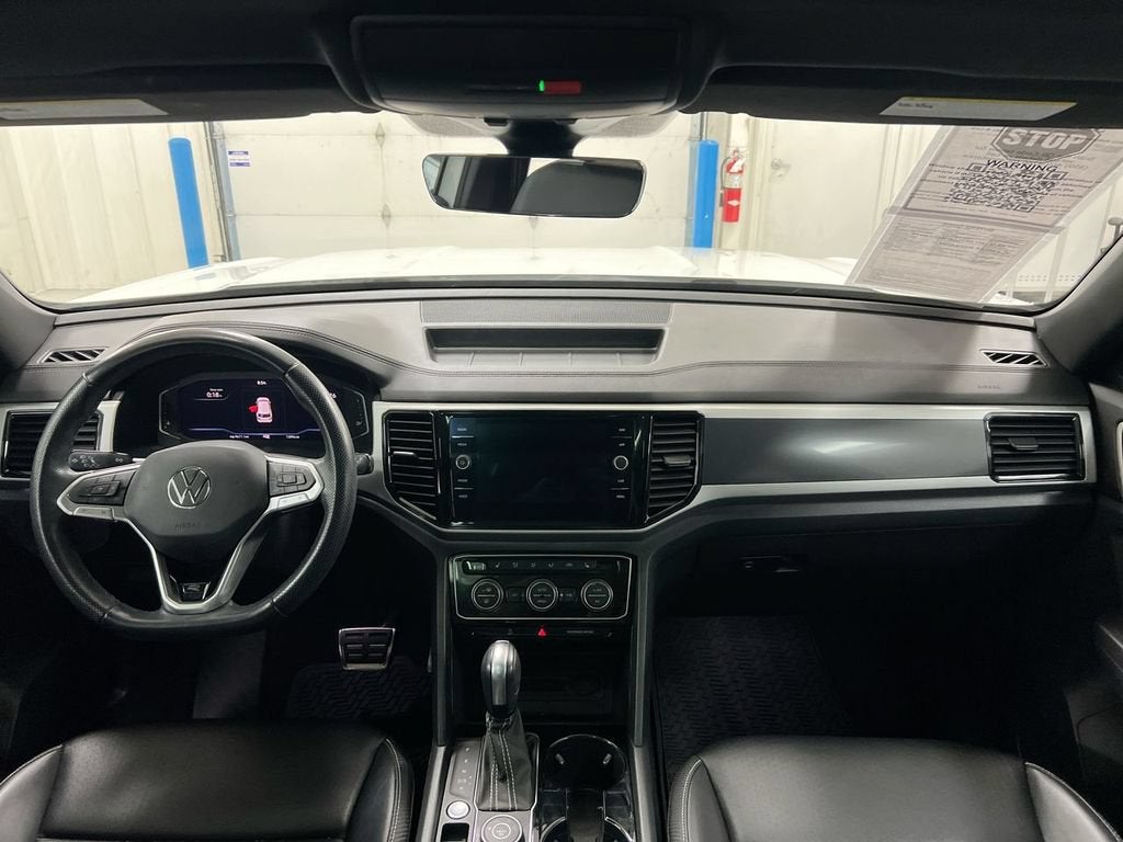 2022 Volkswagen Atlas Cross Sport 2.0T SEL R-Line