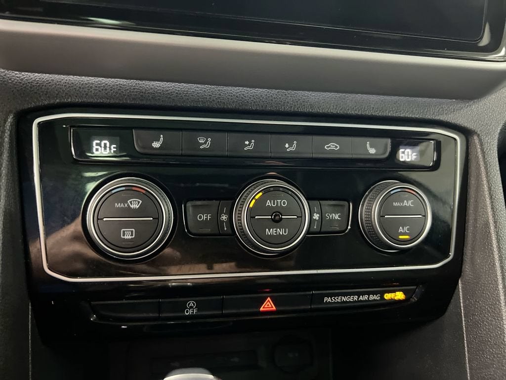 2022 Volkswagen Atlas Cross Sport 2.0T SEL R-Line